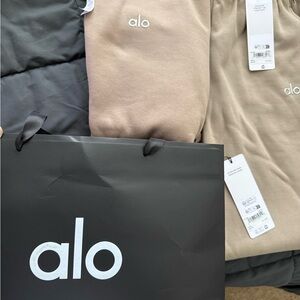 ALO Yoga mens Straight Leg Sweatpant - Gravel